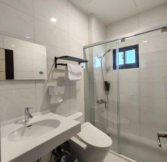 اتاق استاندارد, 58 Acres Of Land