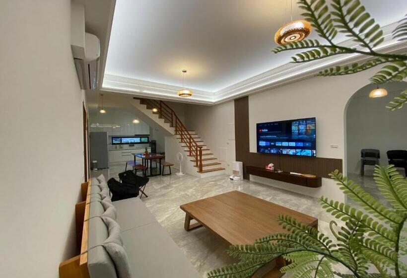 اتاق استاندارد, 58 Acres Of Land