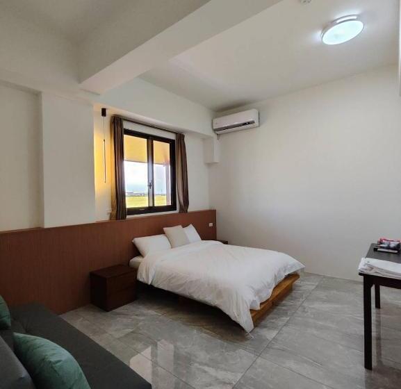 اتاق استاندارد, 58 Acres Of Land