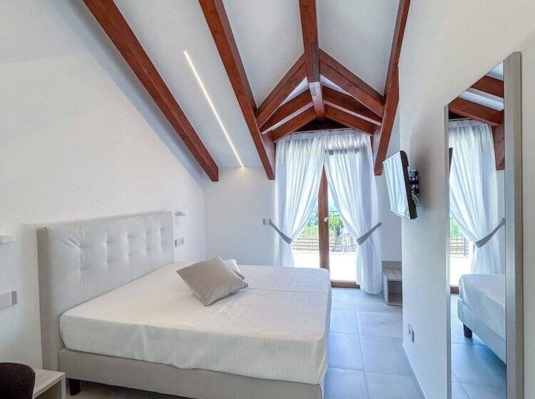 غرفة سوبيريور مطلّة علي البحر مزودة بشُرفة, Casa Milly