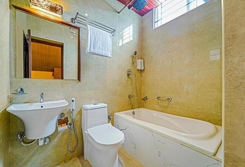 디럭스 트리플 룸, Fabhotel Prime The Venue By Seasons Suites