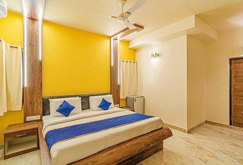 Трехместный Номер Deluxe, Fabhotel Prime The Venue By Seasons Suites