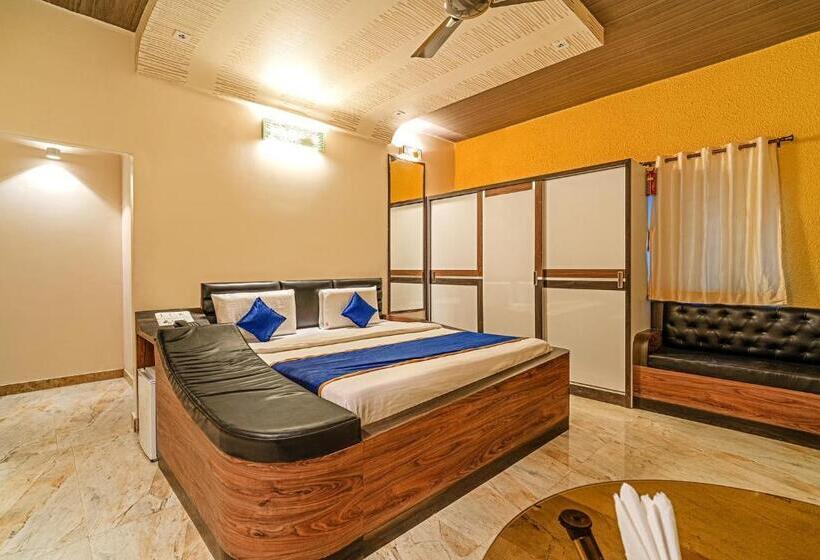 Номер Стандарт Трехместный, Fabhotel Prime The Venue By Seasons Suites