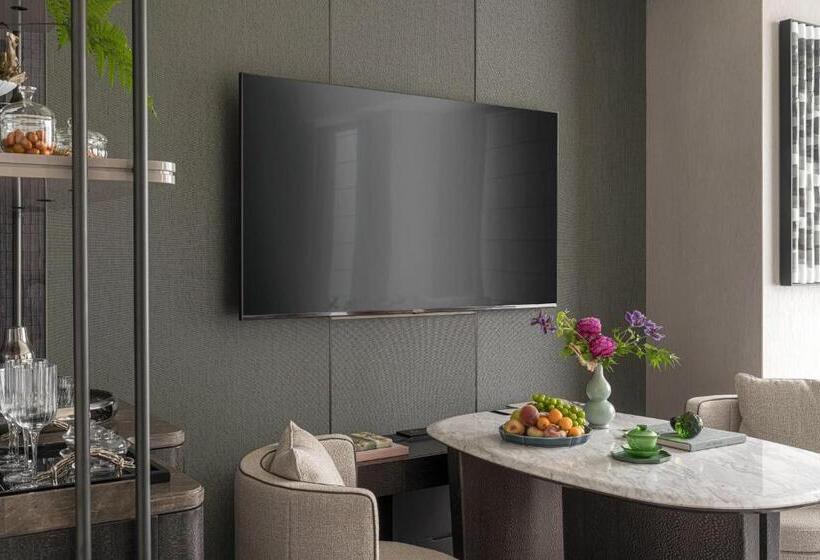 Номер Deluxe Вид на Канал, Four Seasons Hotel Hangzhou At Hangzhou Centre