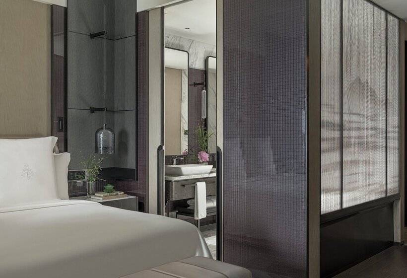 Номер Премиум Вид на Город, Four Seasons Hotel Hangzhou At Hangzhou Centre