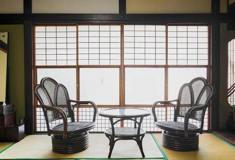 חדר סטנדרטי לארבעה עם חדר אמבטיה משותף, 以久波別邸虎屋