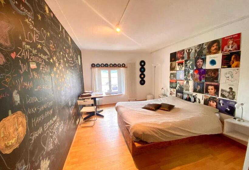 חדר סטנדרט, Café Du Soleil