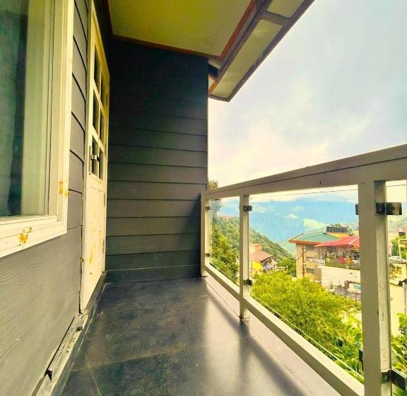 חדר דלוקס, Dwaper Palace Near Mall Road With Parking