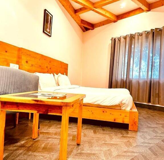 חדר דלוקס, Dwaper Palace Near Mall Road With Parking