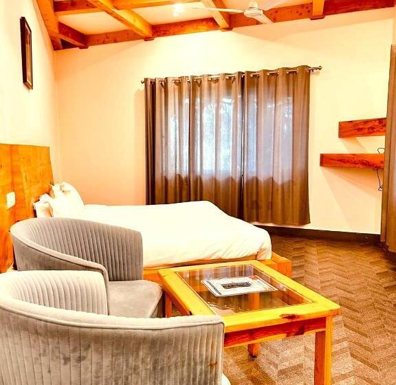 חדר דלוקס, Dwaper Palace Near Mall Road With Parking