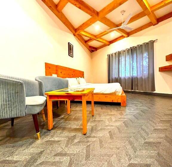 חדר דלוקס, Dwaper Palace Near Mall Road With Parking