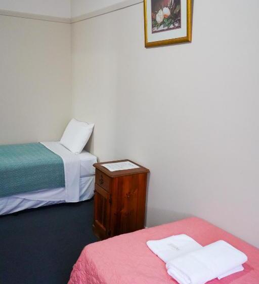 חדר סטנדרט לשלושה עם חדר אמבטיה משוף, Khartoum