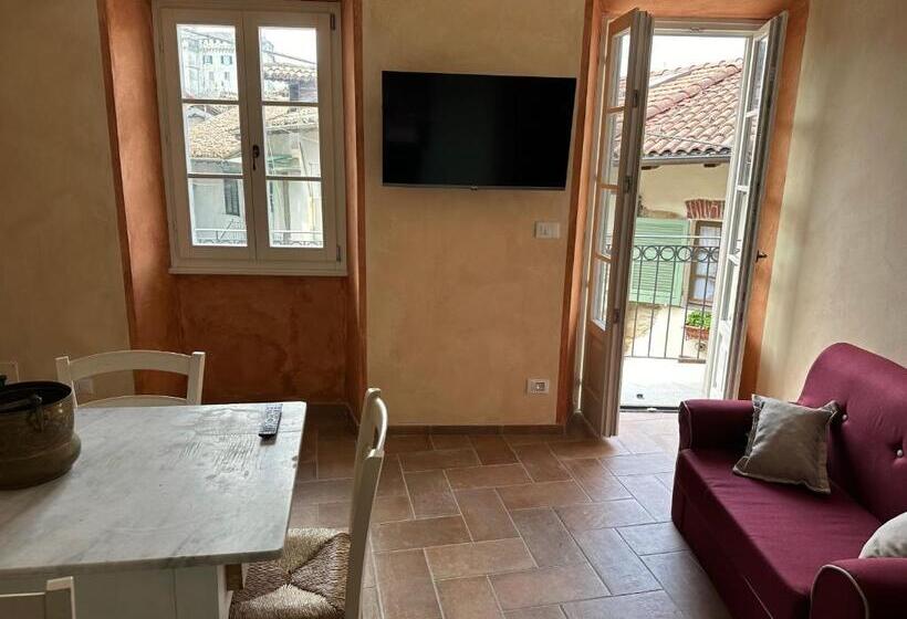 חדר סטנדרט לשלושה עם מרפסת, Nel Caruggio   B&b