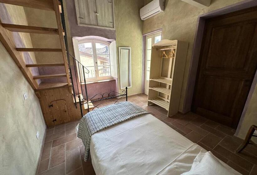 חדר סטנדרט לשלושה עם מרפסת, Nel Caruggio   B&b