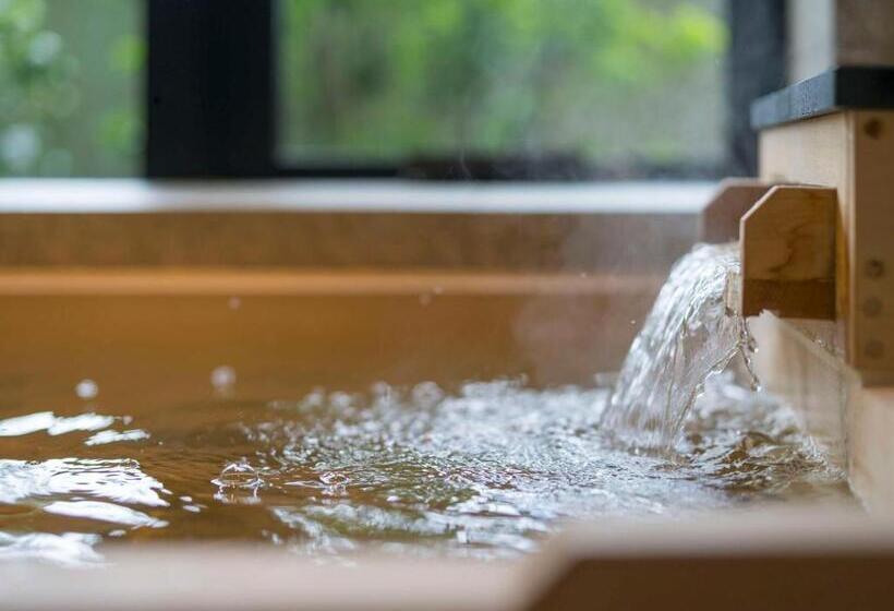 디럭스 룸 킹사이즈 침대, Banyan Tree Higashiyama Kyoto