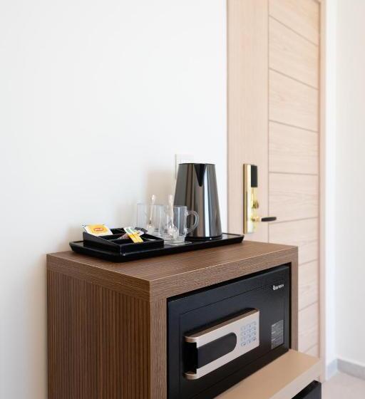 סוויטת ג'וניור, El Toro Tanger