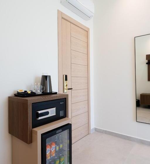 חדר סטנדרט לשלושה, El Toro Tanger