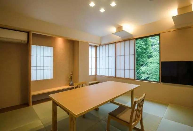 スーペリアールーム, Koorogirou