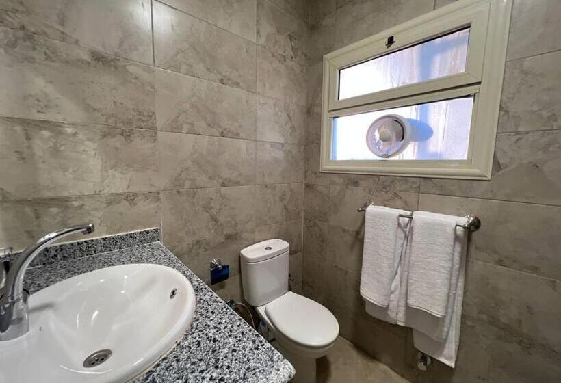 اتاق استاندارد با چشمانداز شهر, Pulse Pyramids