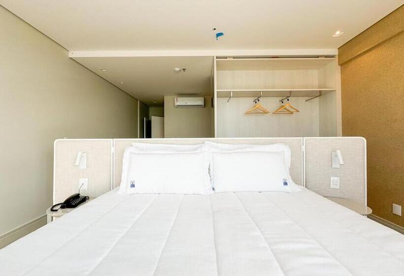 带海景的复工套房, Blue Sea