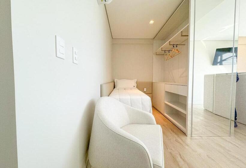 带海景的复工套房, Blue Sea