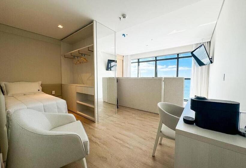 带海景的复工套房, Blue Sea