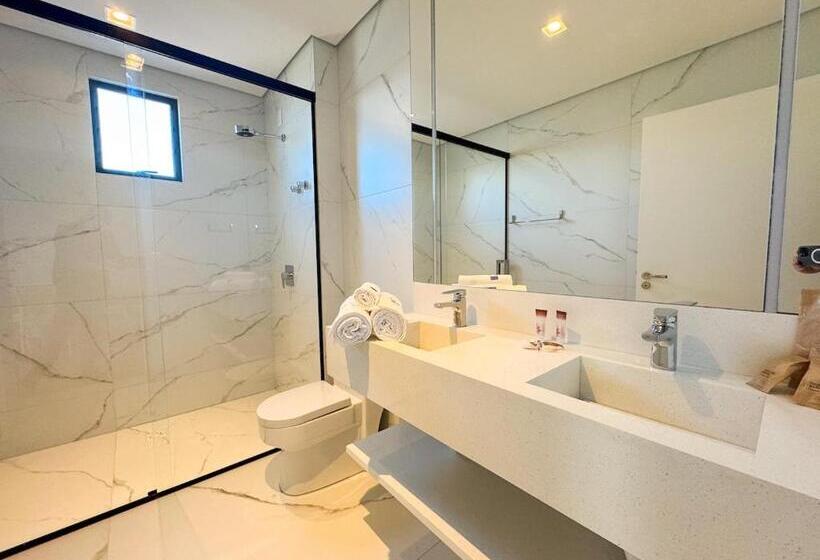 家庭套房, Blue Sea