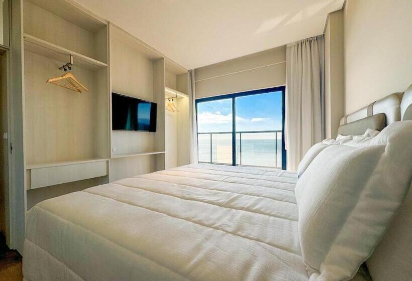 家庭套房, Blue Sea