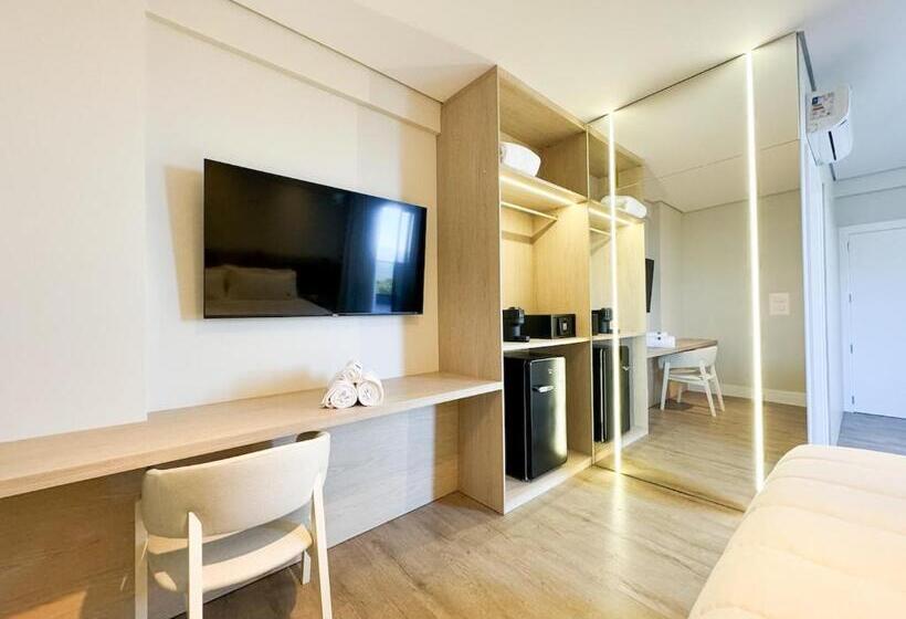 带按摩浴盆的套房, Blue Sea