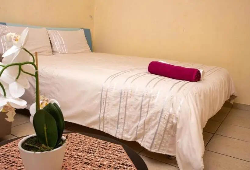 اتاق استاندارد با چشم‌انداز کوهستان, Green Reeds Bnb