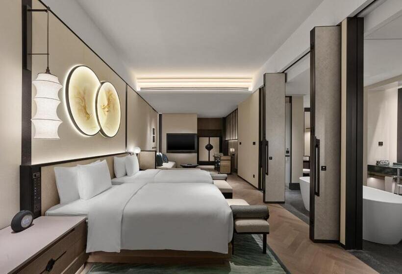 标准间带露台, Banyan Tree Yangcheng Lake