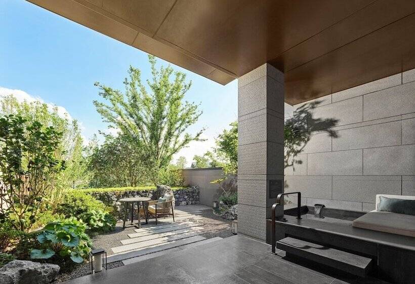 标准间带露台, Banyan Tree Yangcheng Lake