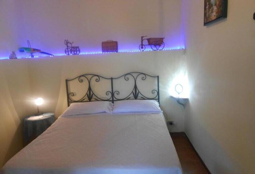 Escritório Estándar, Central Room