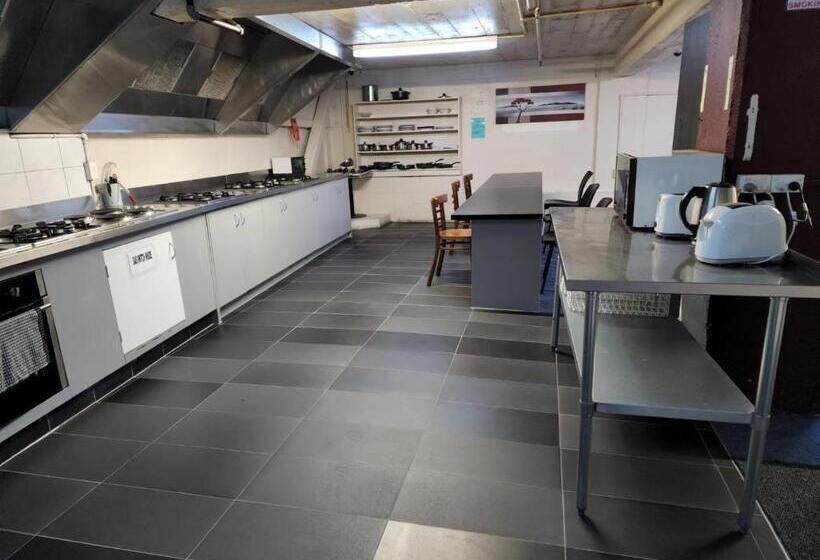 标准单人间, Oceanic Hostel