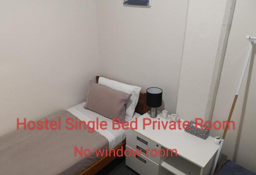 Standard Egyágyas Szoba, Oceanic Hostel