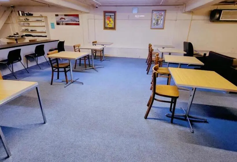 エコノミールーム, Oceanic Hostel