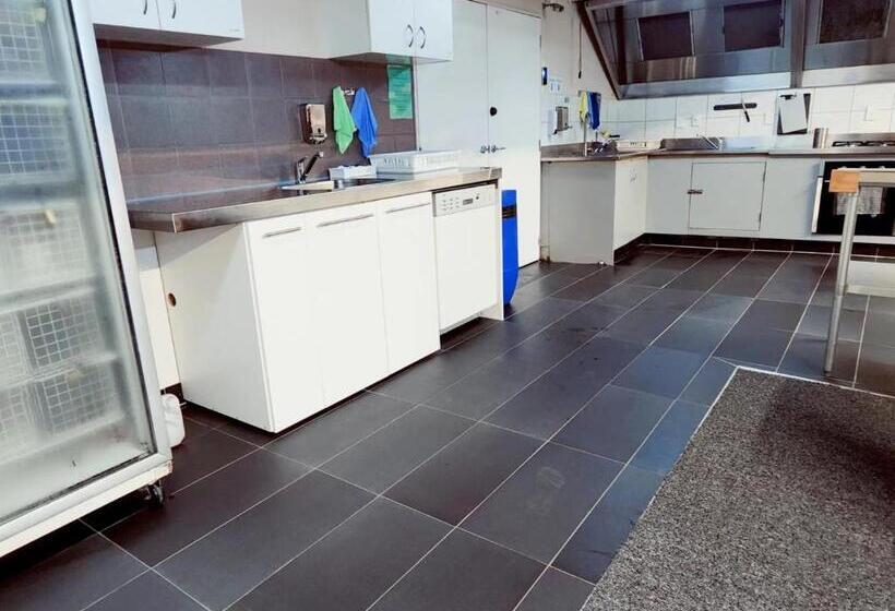 标准间, Oceanic Hostel