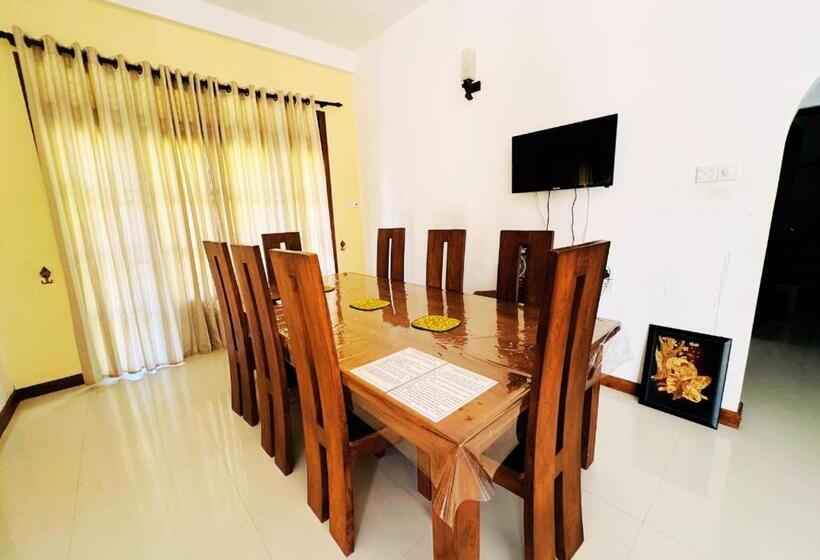 חדר דלוקס, Anuradhapura Peacock Garden Holiday Bungalow