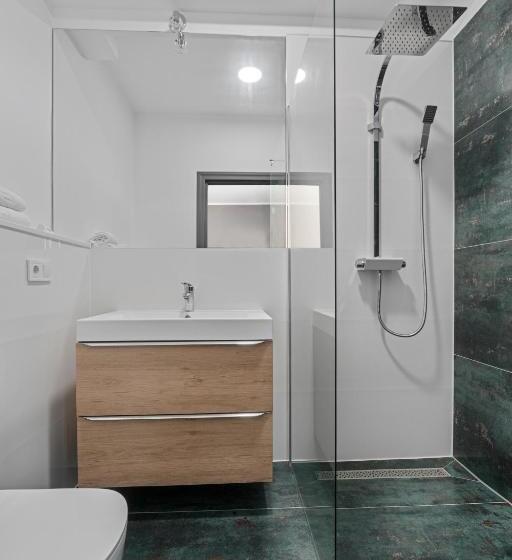 标准间带湖景, Modern Cosy House By Lake View Colibita Resort   Vila C2