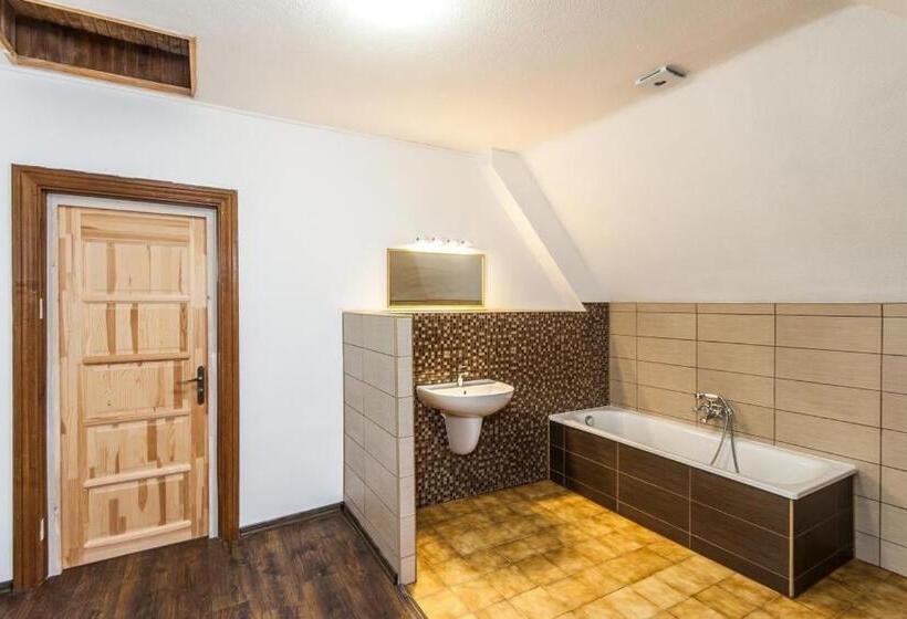 خانه 1 خوابه, Red Heart Holiday Home