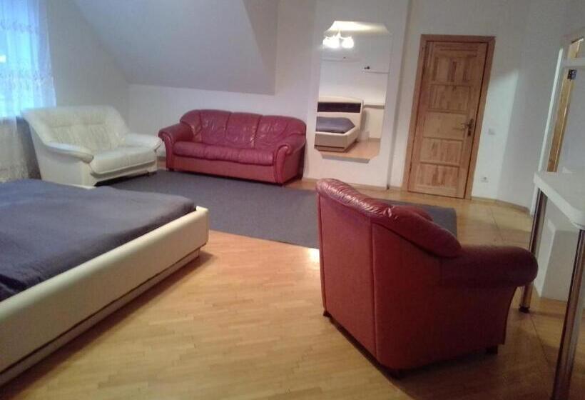 خانه 1 خوابه, Red Heart Holiday Home