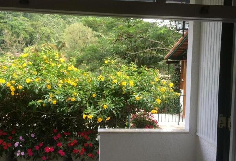 스탠다드 트리플 룸, Pousada Jardim Secreto