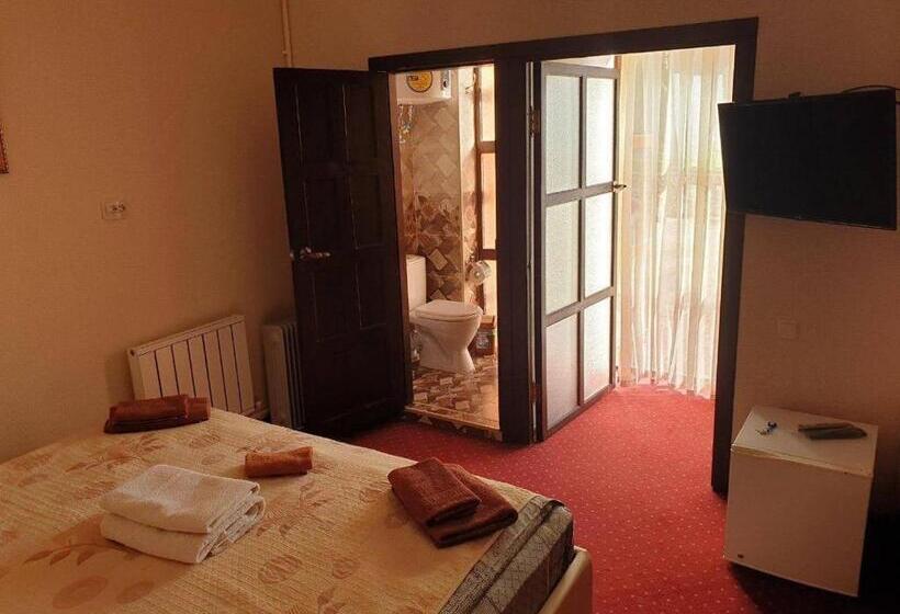 이코노미 룸, дом вдали от дома Sky Village