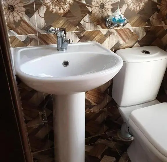 اتاق اکونومی, дом вдали от дома Sky Village