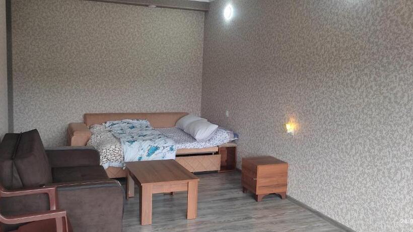 استودیو استاندارد با چشمانداز, Motel