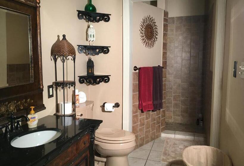 جناح, 1884 Wildwood Bed And Breakfast Inn