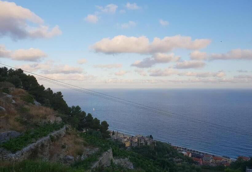 סטודיו סופריור, Casa Vacanze L Agrifoglio