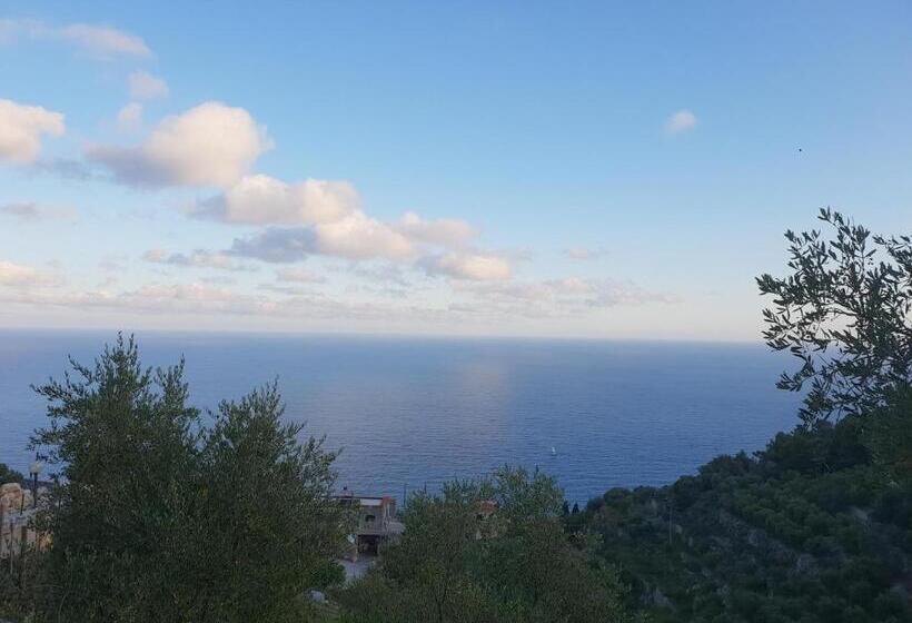 סטודיו סופריור, Casa Vacanze L Agrifoglio