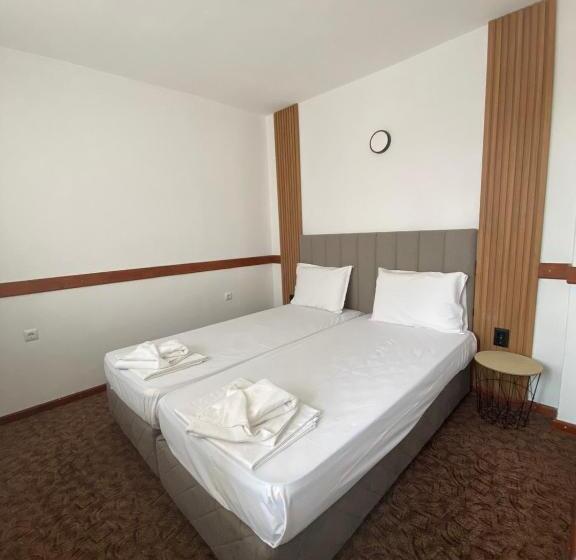 דירת חדר, хотел м1