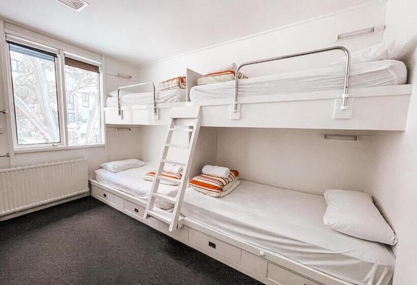 スタンダード4人部屋, Ajax Ski Club